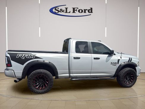Used 2017 RAM 1500 Express AWD/4WD image 9