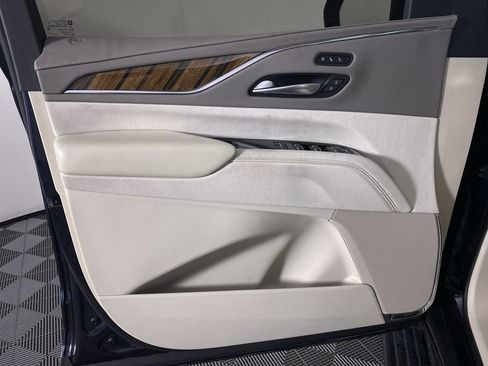 Certified 2024 Cadillac Escalade ESV Sport Platinum w/ LPO, ONYX Package image 13