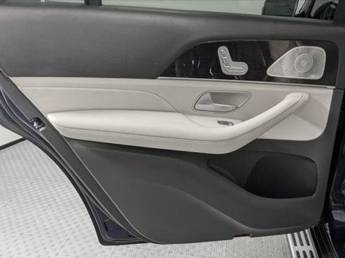 Used 2020 Mercedes-Benz GLS 450 4MATIC image 17