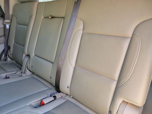 Used 2019 GMC Yukon SLT w/ Open Road Package image 12