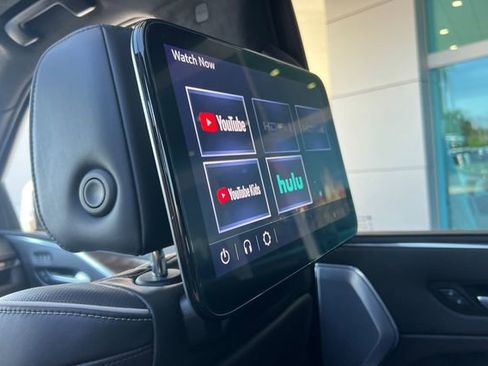 Used 2024 Cadillac Escalade ESV Sport Platinum w/ LPO, ONYX Package image 39