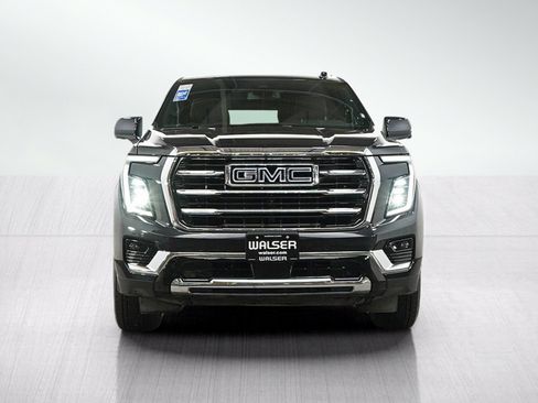 Used 2025 GMC Yukon Elevation AWD/4WD image 8