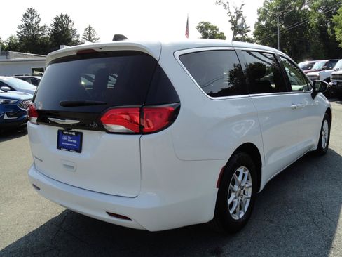 Used 2023 Chrysler Voyager LX FWD image 7