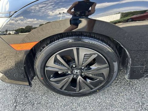 Used 2018 Honda Civic EX-L image 10
