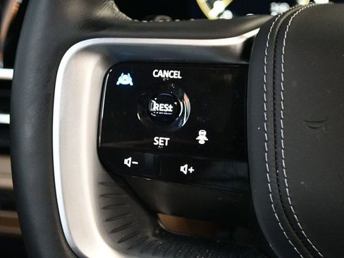 Used 2025 INFINITI QX80 Sensory image 42