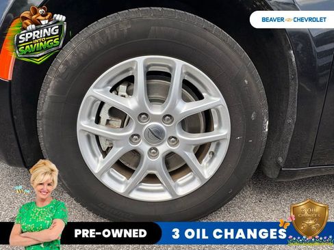Used 2023 Chrysler Voyager LX FWD image 10