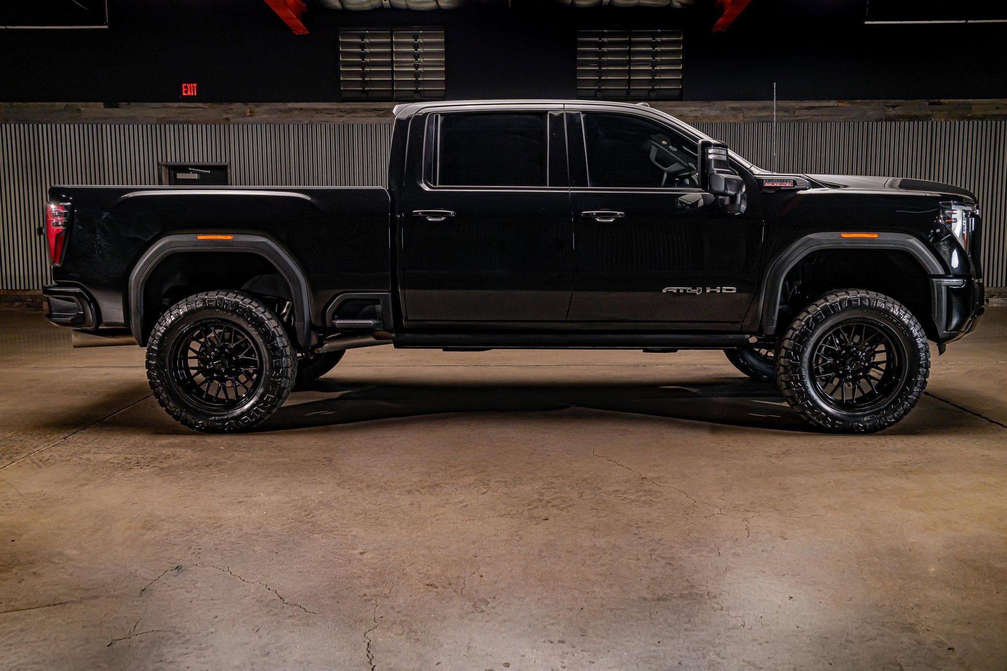 Used 2026 GMC Sierra 2500 AT4 w/ AT4 Premium Plus Package AWD/4WD image 18