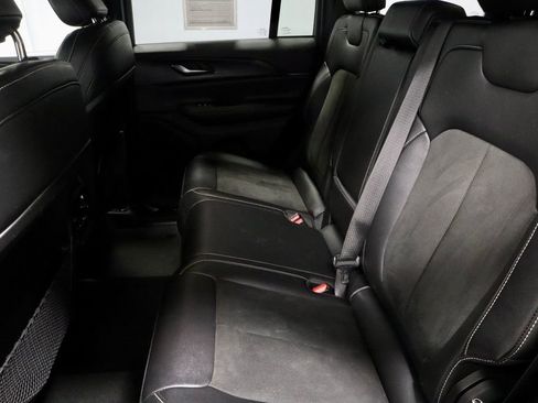 Used 2023 Jeep Grand Cherokee Altitude image 22