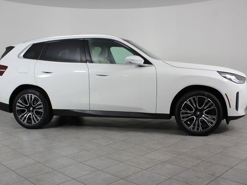 New 2026 BMW X3 xDrive30 w/ Premium Package image 8