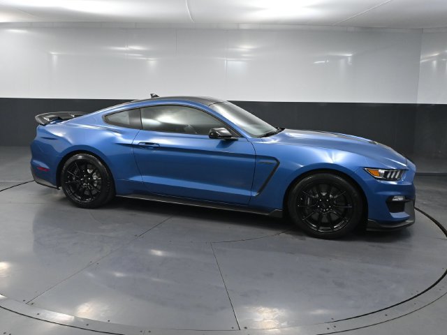 Used 2020 Ford Mustang Shelby GT350 w/ Technology Package RWD image 3