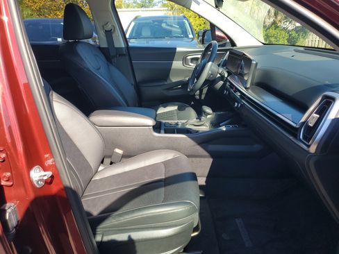 Certified 2024 Kia Sorento S w/ Panoramic Sunroof Package image 7