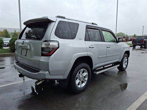 Certified 2019 Toyota 4Runner SR5 image 6
