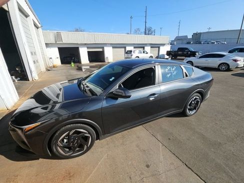 Used 2025 Kia K4 EX image 1