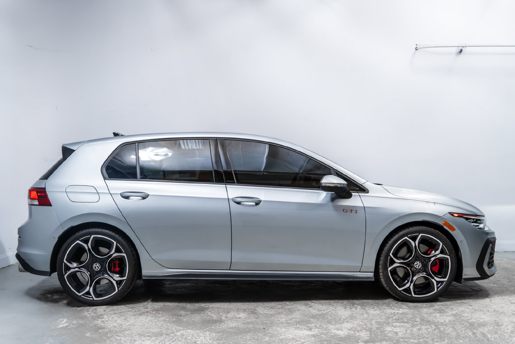 Used 2025 Volkswagen GTI Autobahn FWD image 8