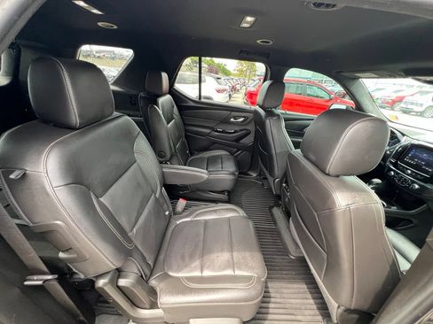Used 2023 Chevrolet Traverse LT w/ Rear Camera Mirror Package AWD/4WD image 27