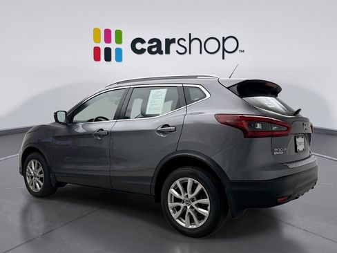 Used 2022 Nissan Rogue Sport SV image 3