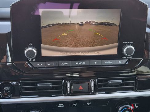 Used 2025 Nissan Pathfinder SV image 20