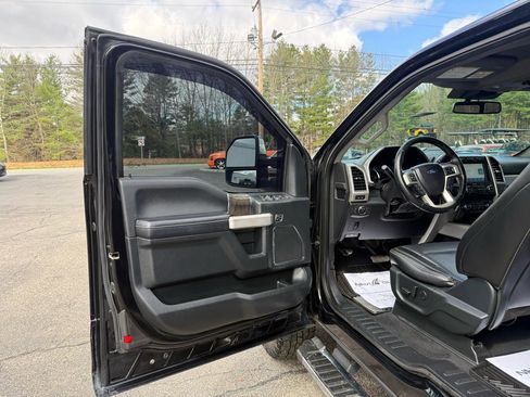 Used 2021 Ford F350 Lariat w/ Chrome Package image 28