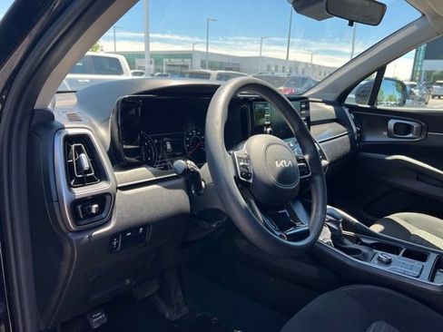 Used 2022 Kia Sorento LX AWD/4WD image 10