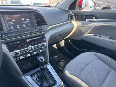 Used 2020 Hyundai Elantra SEL image 19