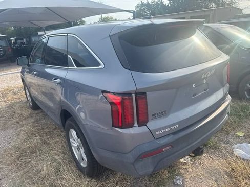 Used 2023 Kia Sorento LX AWD/4WD image 6