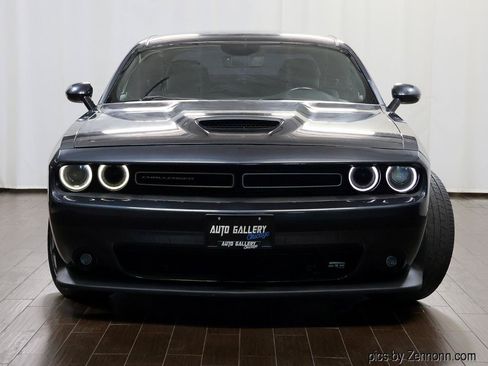 Used 2019 Dodge Challenger R/T RWD image 8