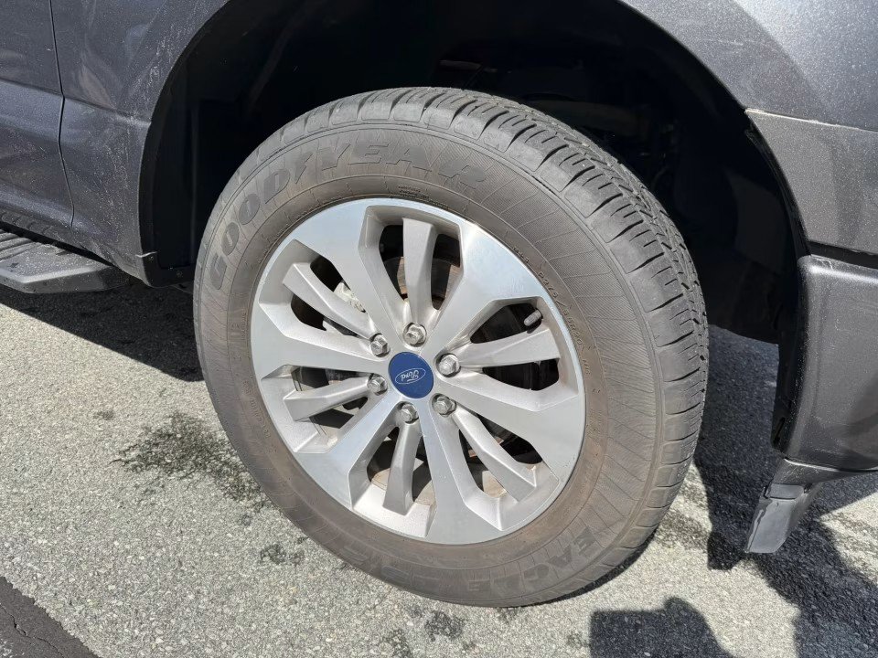 Used 2018 Ford F150 XL w/ Equipment Group 101A Mid AWD/4WD image 14