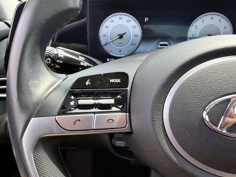 Certified 2023 Hyundai Elantra Limited FWD image 35