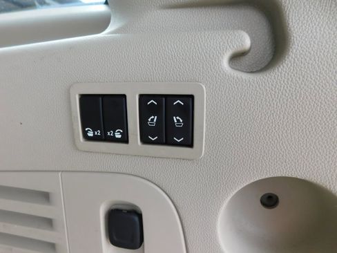 Used 2015 GMC Yukon XL Denali w/ Touring Package image 19