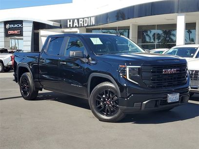 Used 2025 GMC Sierra 1500 Pro w/ Graphite Edition