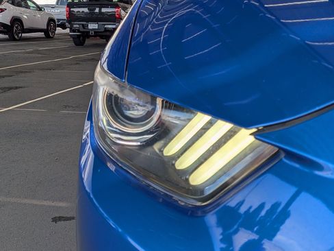 Used 2017 Ford Mustang Coupe RWD image 6