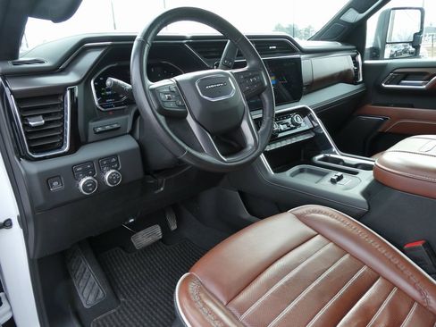 Certified 2024 GMC Sierra 2500 Denali Ultimate image 25