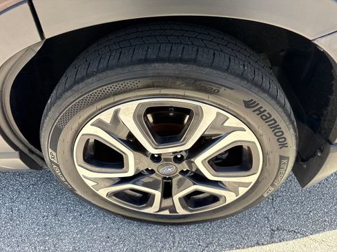 Used 2023 Subaru Ascent Touring AWD/4WD image 13