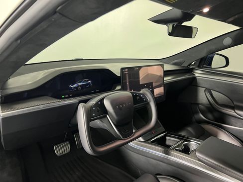 Used 2022 Tesla Model S Plaid image 4