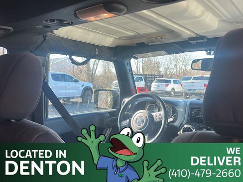 Used 2016 Jeep Wrangler Unlimited Sahara w/ Dual Top Group image 10