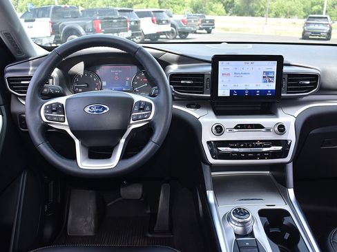 Certified 2023 Ford Explorer XLT w/ Equipment Group 202A AWD/4WD image 17