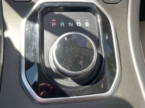 Used 2018 Land Rover Range Rover Evoque SE image 16