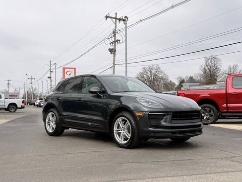 Used 2022 Porsche Macan image 12