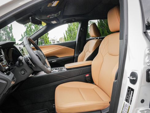 Used 2025 Lexus RX 350 Premium w/ Accessory Package (Z1) image 16