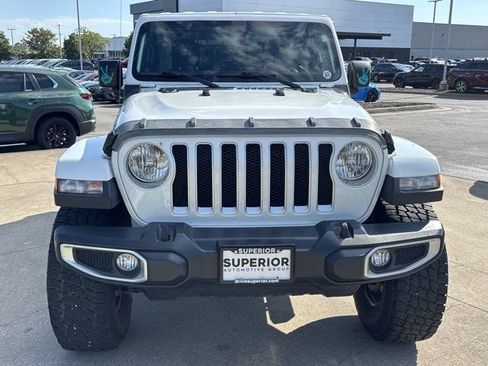 Used 2018 Jeep Wrangler Unlimited Sahara AWD/4WD image 11