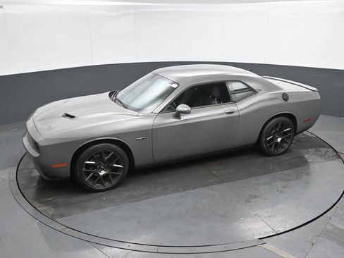 Used 2017 Dodge Challenger R/T RWD image 35