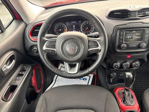 Used 2017 Jeep Renegade Trailhawk image 28