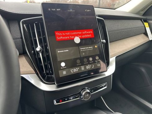 New 2026 Volvo XC90 B6 Plus w/ Protection Package Premier image 15