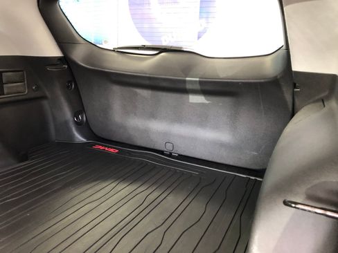 Used 2022 GMC Terrain SLT w/ Infotainment Package II AWD/4WD image 10