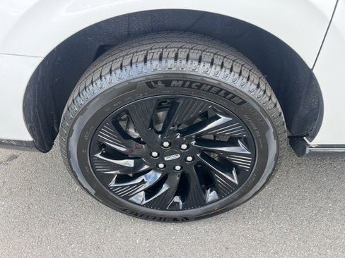 Used 2025 Lincoln Navigator L Black Label image 9