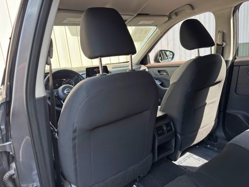 Used 2022 Nissan Rogue S FWD image 27