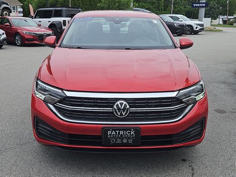Certified 2023 Volkswagen Jetta SE FWD image 22