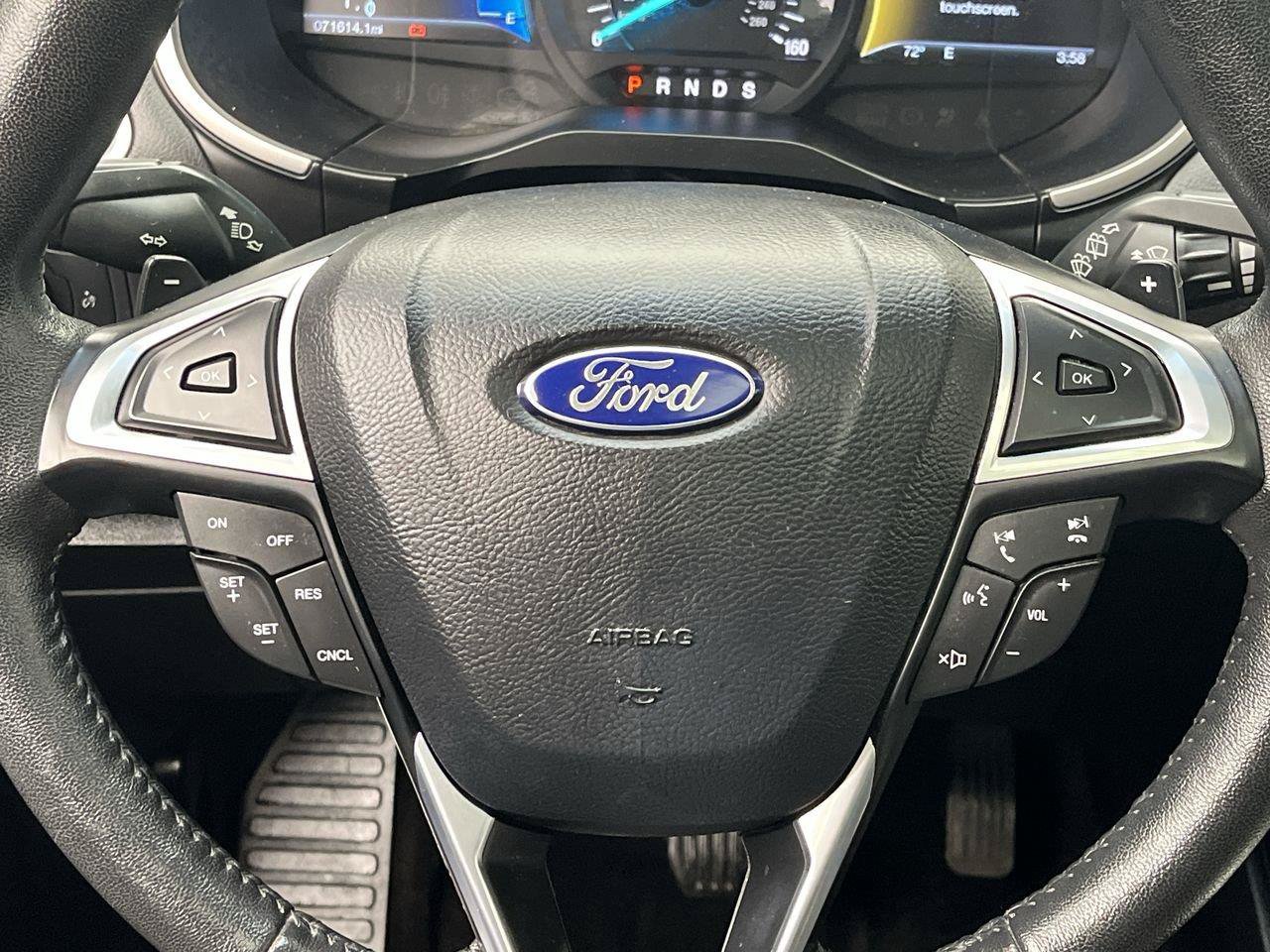 Used 2017 Ford Edge SEL w/ Equipment Group 201A AWD/4WD image 16