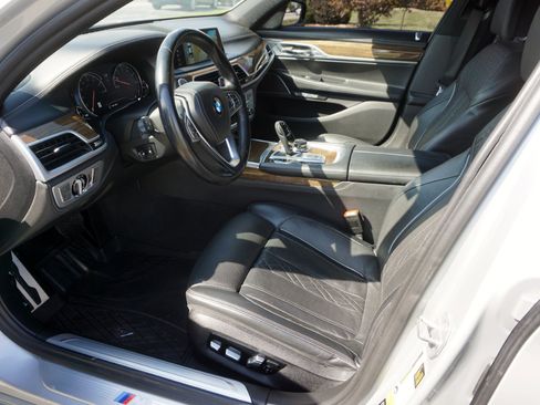 Used 2018 BMW 750i xDrive image 7