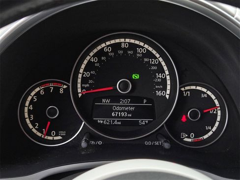 Used 2013 Volkswagen Beetle 2.5 image 22